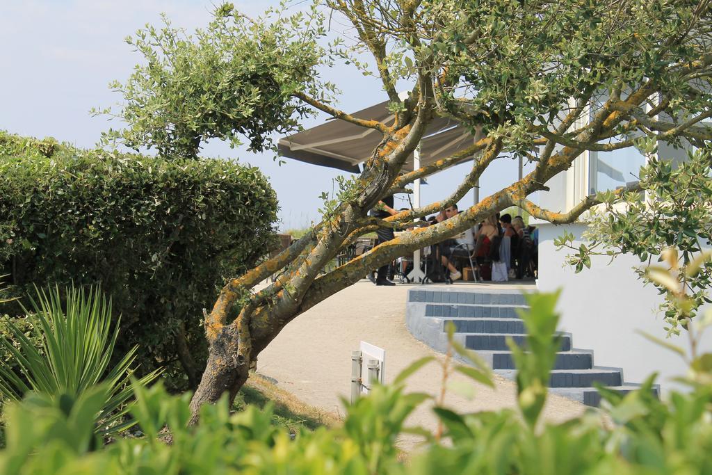 Logis Hotel & Restaurant Les Mouettes - Larmor Plage, Proche De Lorient מראה חיצוני תמונה